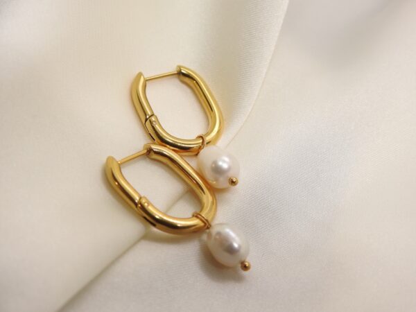 Square Pearl Huggies - Image 3